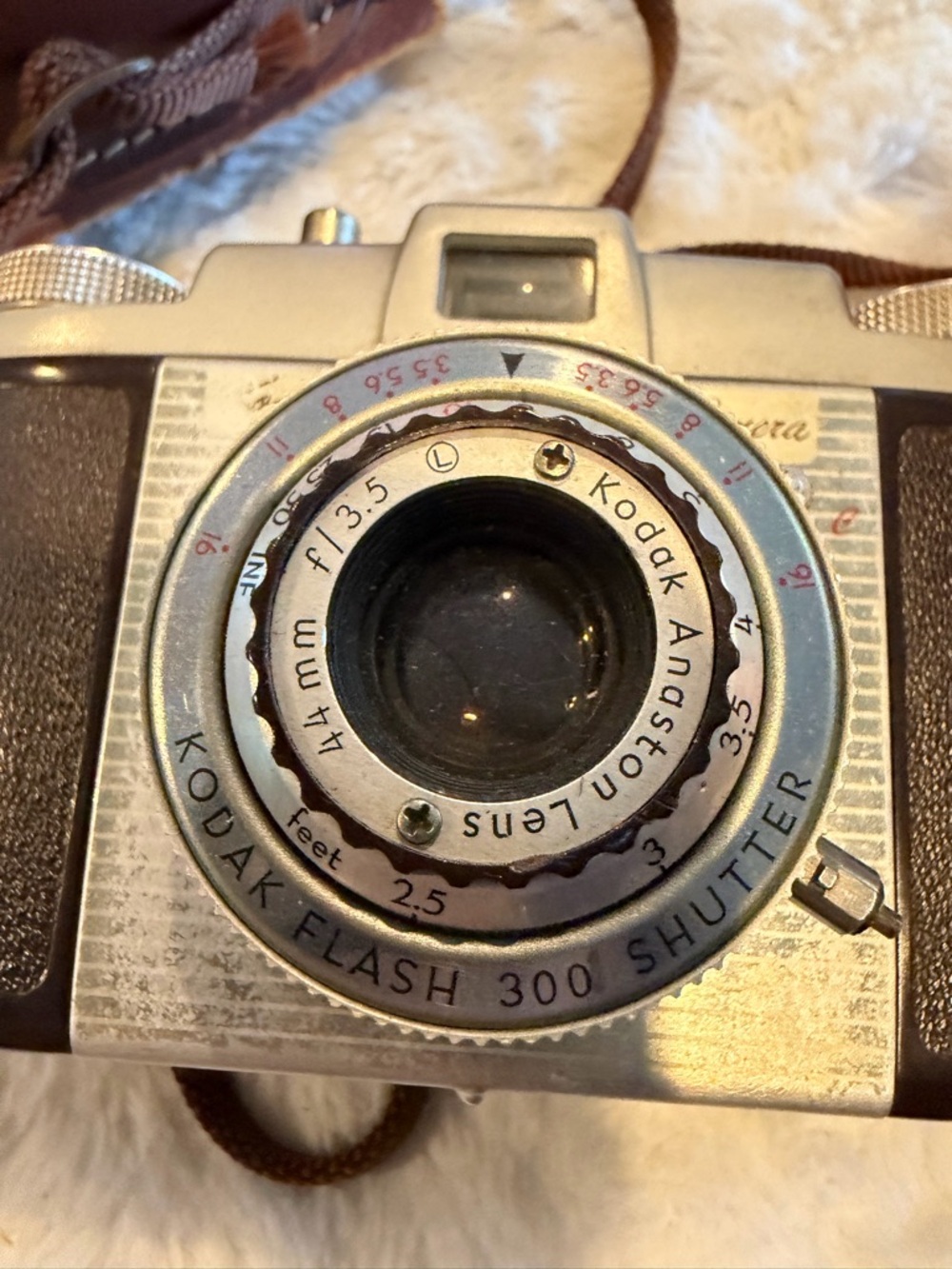 VINTAGE KODAK PONY 135 MODEL C CAMERA W/BRN LEATHER CASE POOR COND. UNTESTED - Picture 8 of 14